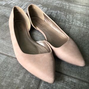 Blush pointed flats